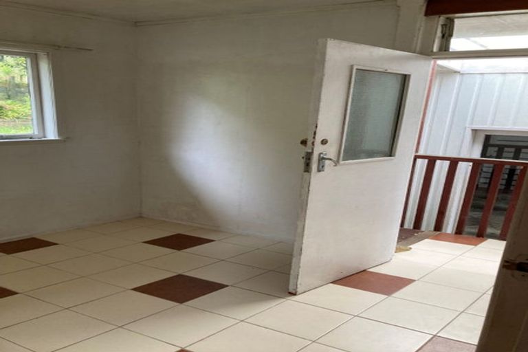 Photo of property in 184 Old Titirangi Road, Titirangi, Auckland, 0604