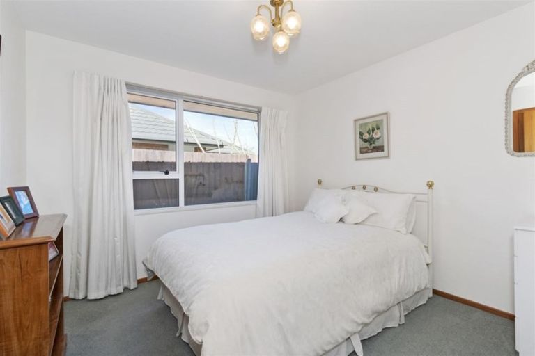 Photo of property in 64 Apsley Drive, Avonhead, Christchurch, 8042