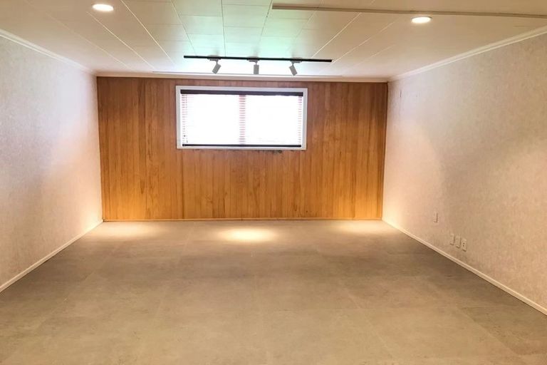 Photo of property in 4 Meadowvale Avenue, Forrest Hill, Auckland, 0620