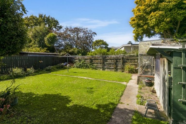 Photo of property in 76 Hautana Street, Woburn, Lower Hutt, 5010