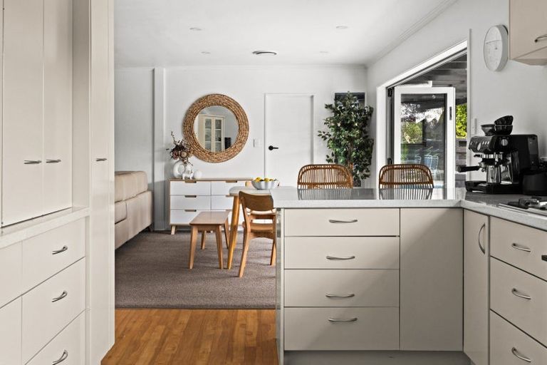 Photo of property in 29 Kent Terrace, Taradale, Napier, 4112