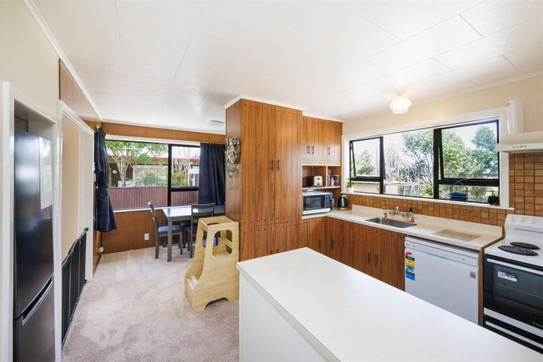 Photo of property in 2 Oaklea Avenue, Marton, 4710