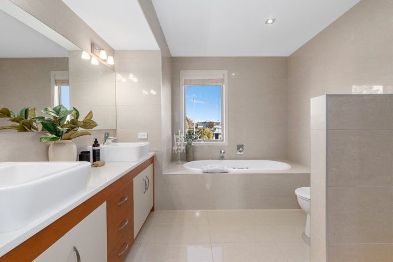 Photo of property in 2b Hinewa Road, Otumoetai, Tauranga, 3110