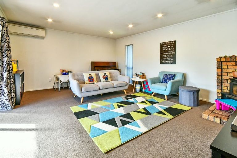 Photo of property in 26 Lorelei Place, Opaheke, Papakura, 2113