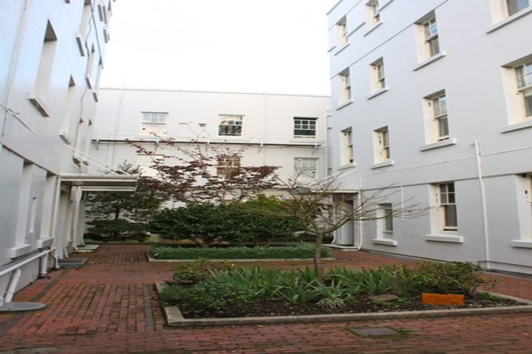 Photo of property in Blythswood Flats, 16/3f Aro Street, Aro Valley, Wellington, 6021