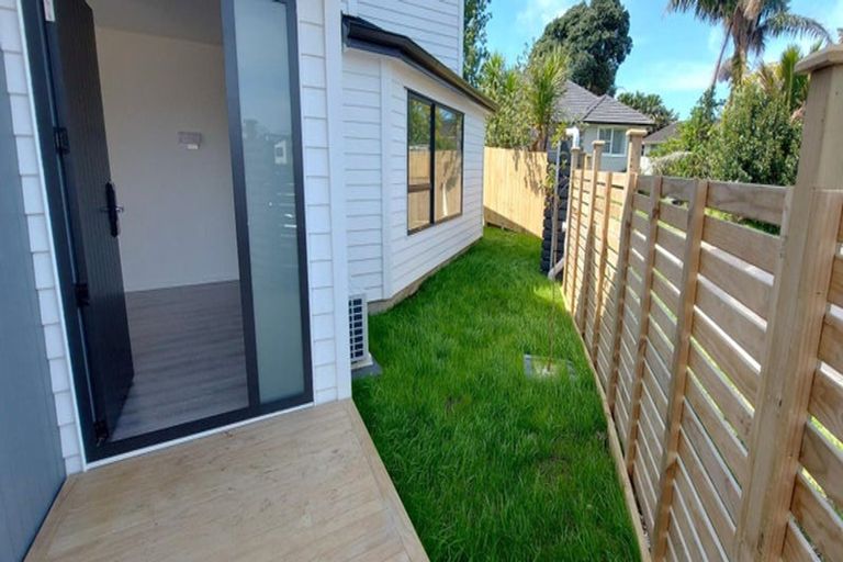 Photo of property in 20a Mackenzie Street, Te Atatu South, Auckland, 0610