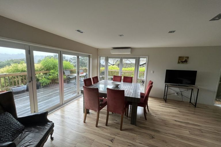 Photo of property in 132 Kittiwake Drive, Schnapper Rock, Auckland, 0632