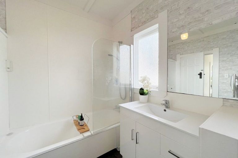 Photo of property in 42 Cook Street, Hamilton East, Hamilton, 3216