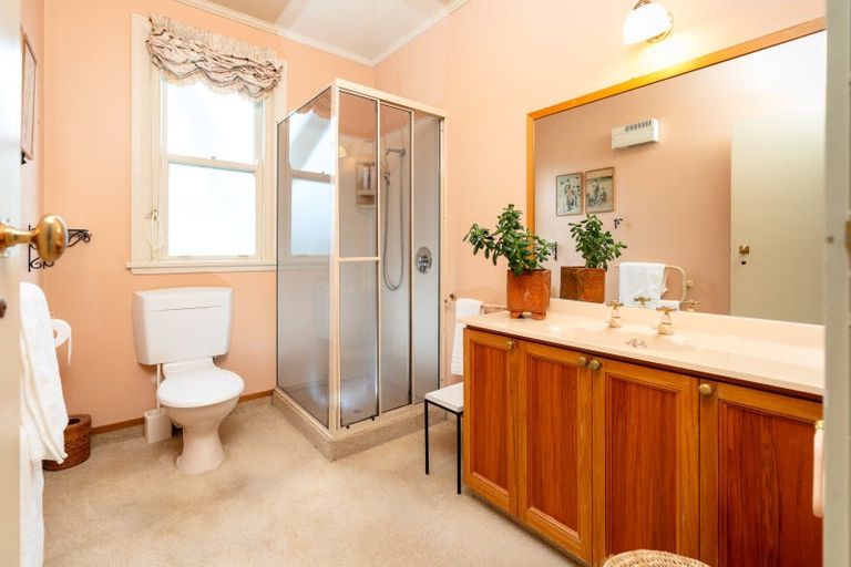 Photo of property in 15u2 Upland Road, Kelburn, Wellington, 6012