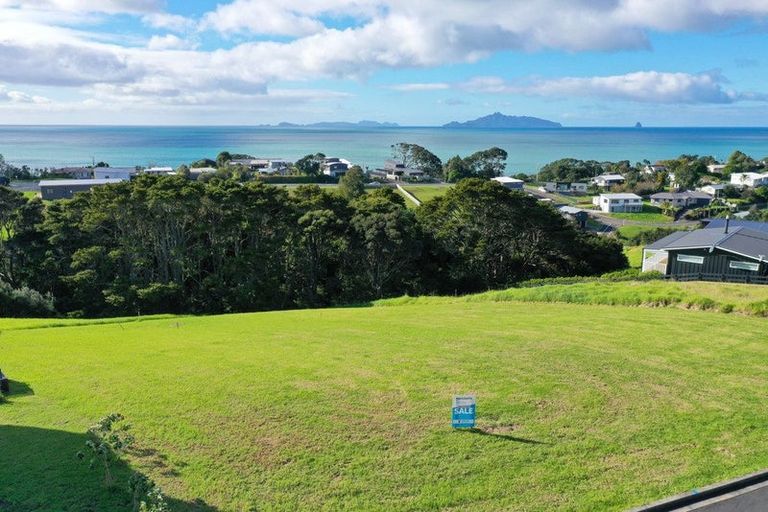 Photo of property in 3 Starlight Place, Langs Beach, 0582