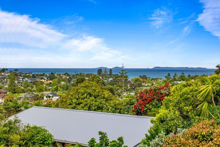 Photo of property in 30a Geoffrey Road, Torbay, Auckland, 0630