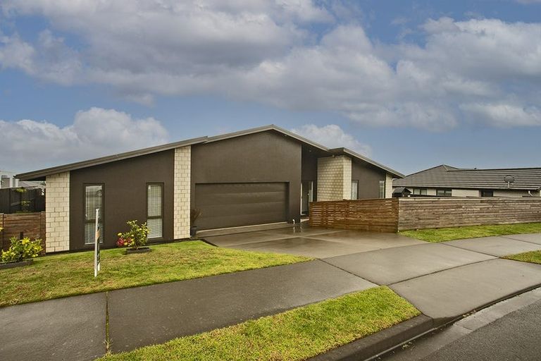 Photo of property in 14 Ridge Drive, Omokoroa, 3114