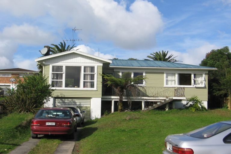Photo of property in 10 Taioma Crescent, Te Atatu Peninsula, Auckland, 0610