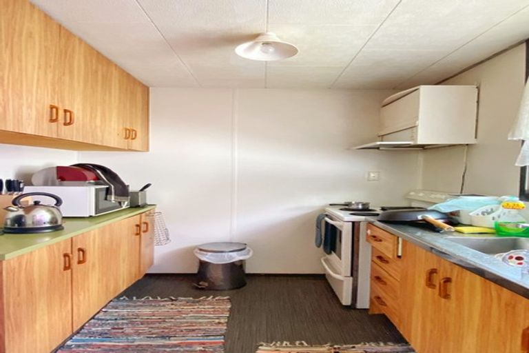 Photo of property in 3 Lynwood Road, New Lynn, Auckland, 0600