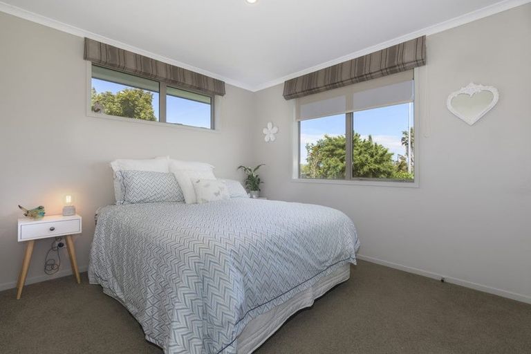 Photo of property in 22 Vista Close, Omokoroa, 3114