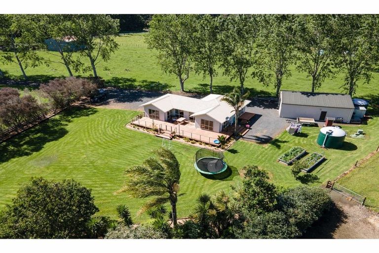 Photo of property in 19 Mangakaretu Road, Waipapa, Kerikeri, 0295