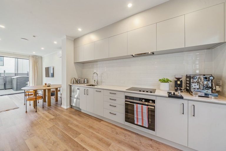 Photo of property in 18 Joseph Bolton Crescent, Wallaceville, Upper Hutt, 5018
