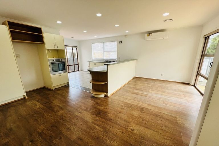 Photo of property in 13 Roby Street, Te Atatu Peninsula, Auckland, 0610