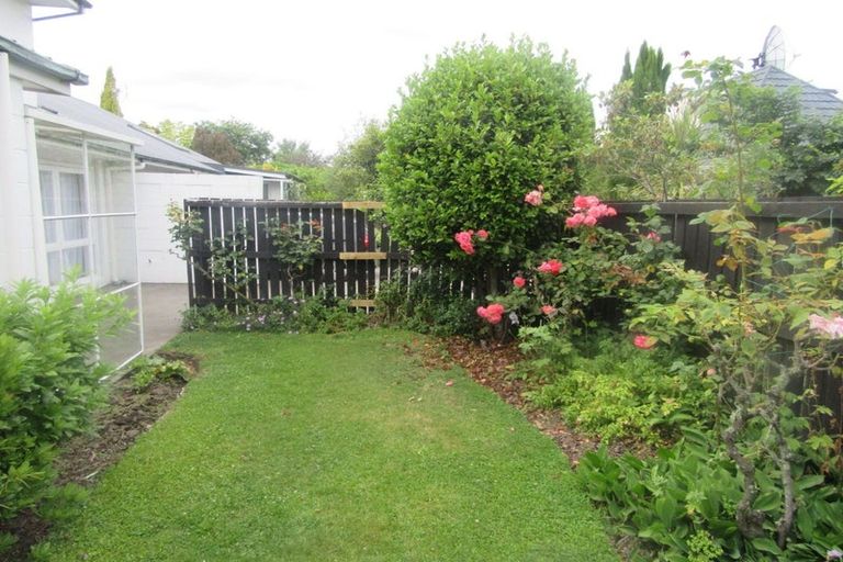 Photo of property in 96 Hinau Street, Riccarton, Christchurch, 8041