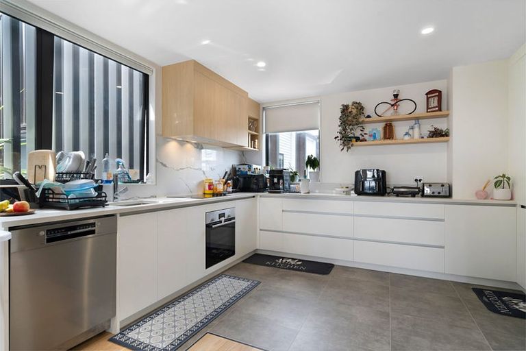 Photo of property in 7/30b Westgate Drive, Massey, Auckland, 0614