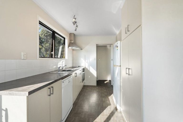 Photo of property in 10 Rena Place, West Harbour, Auckland, 0618