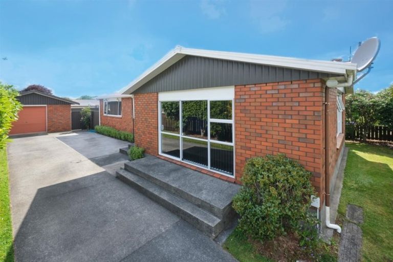 Photo of property in 22 Oberon Street, Stratford, 4332