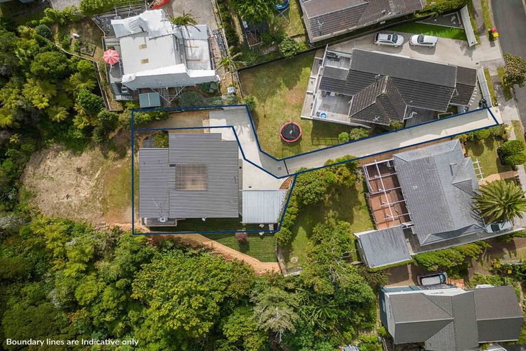 Photo of property in 3 Micawber Place, Mellons Bay, Auckland, 2014