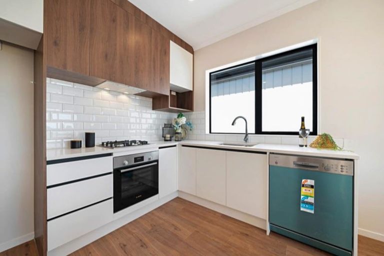 Photo of property in 31a Biokovo Street, Massey, Auckland, 0614