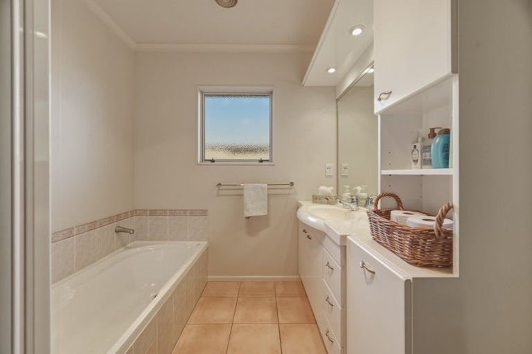 Photo of property in 26 Duggan Drive, Owhata, Rotorua, 3010