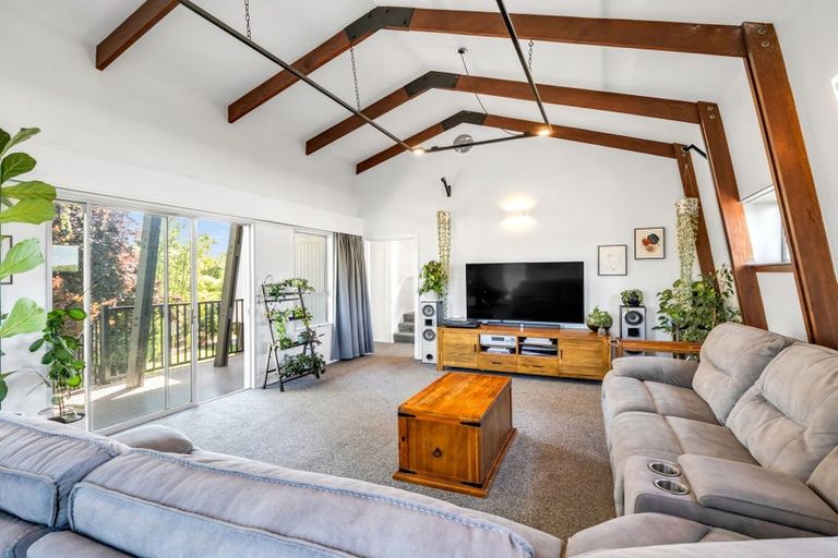 Photo of property in 12 Banks Place, Rangiora, 7400