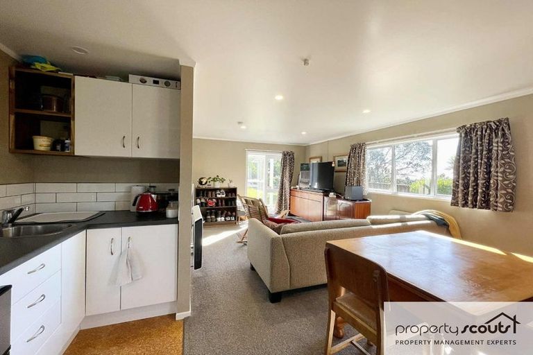 Photo of property in 12 Te Ngaere Place, Merrilands, New Plymouth, 4312