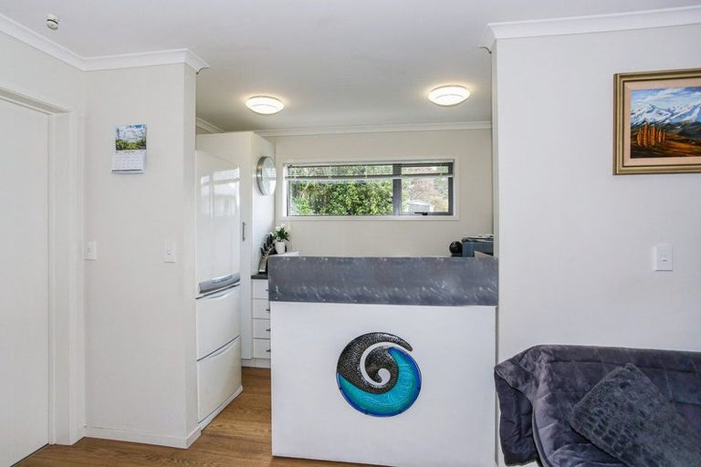 Photo of property in 11a Millen Place, Clarks Beach, 2122
