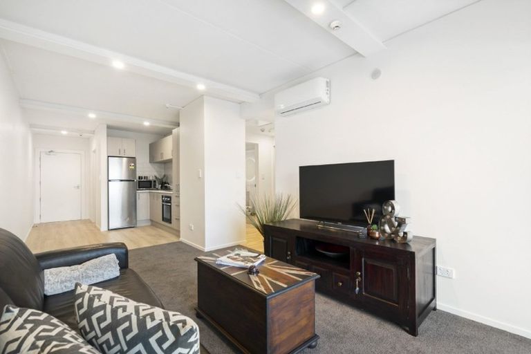 Photo of property in 11 East Street, Papakura, 2110