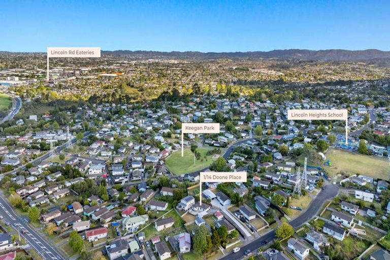 Photo of property in 14 Doone Place, Massey, Auckland, 0614