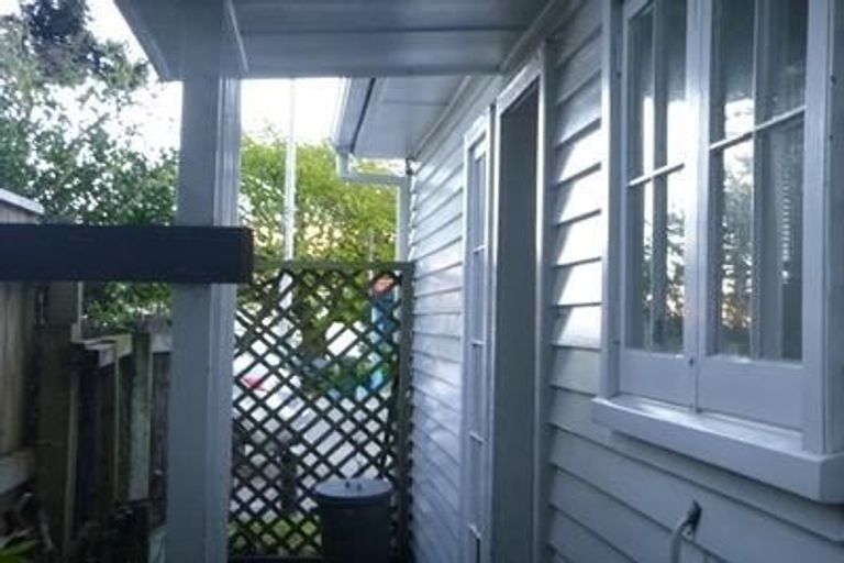 Photo of property in 193 Muritai Road, Eastbourne, Lower Hutt, 5013