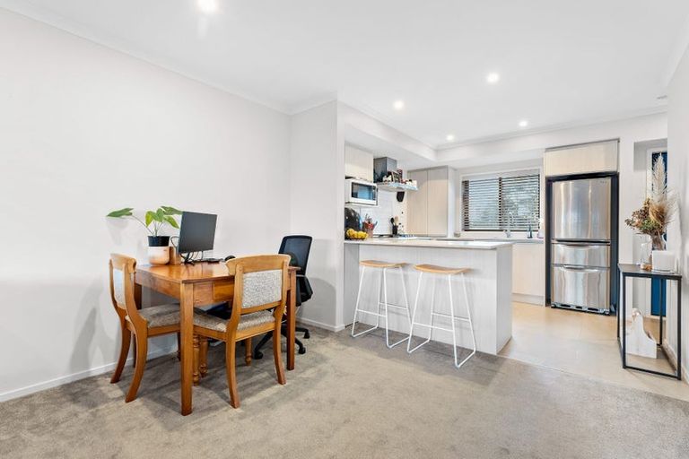 Photo of property in 41 Konoba Avenue, Kumeu, 0810