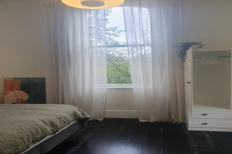 Photo of property in 13a George Street, Thorndon, Wellington, 6011