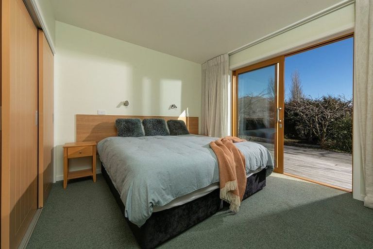 Photo of property in 337 Beacon Point Road, Wanaka, 9305