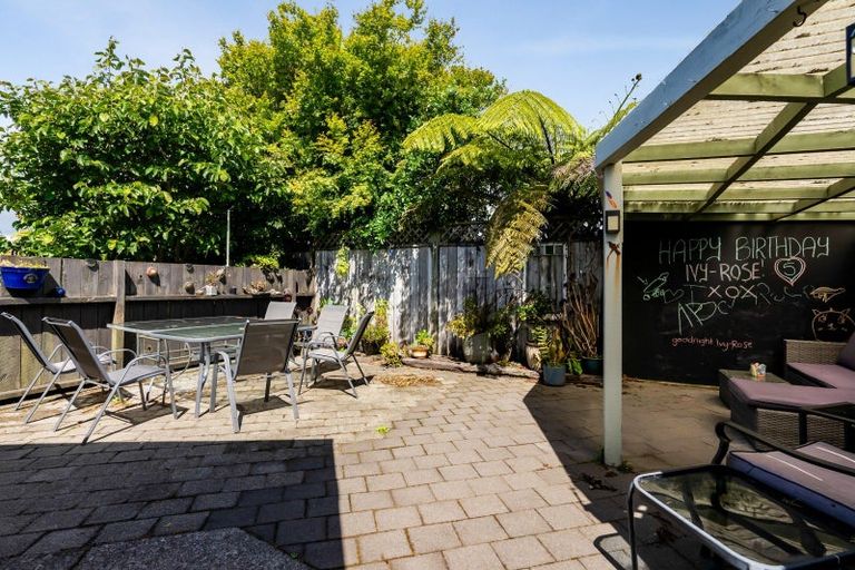 Photo of property in 1 Tainui Terrace, Inglewood, 4330