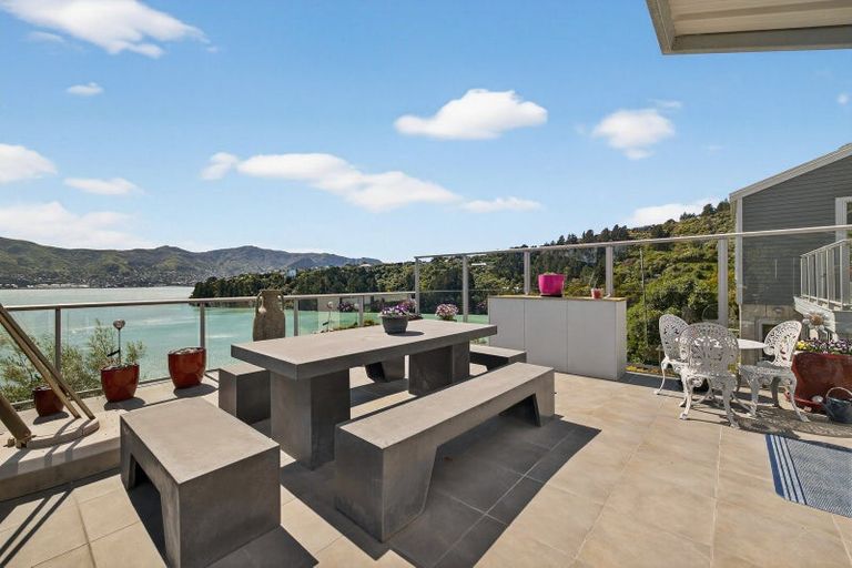 Photo of property in 303 Marine Drive, Charteris Bay, Lyttelton, 8971