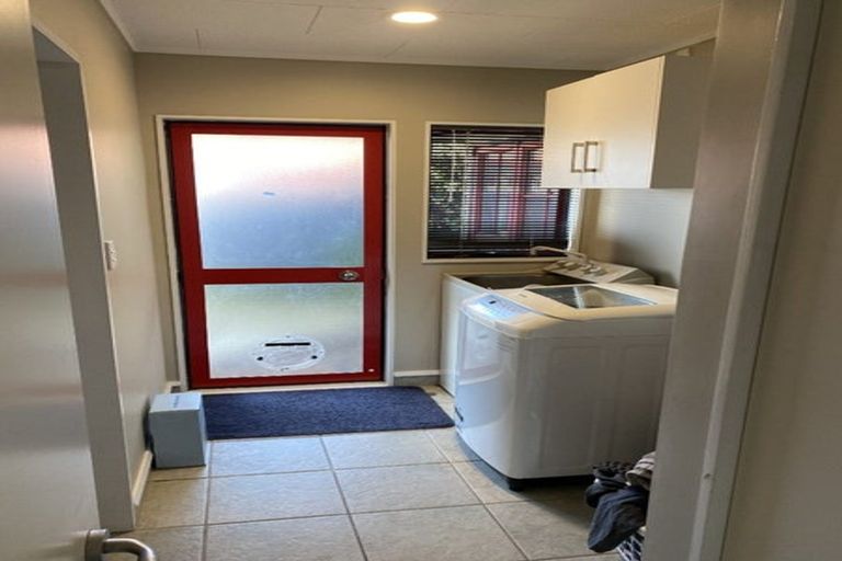 Photo of property in 11 Jeffares Place, Taradale, Napier, 4112