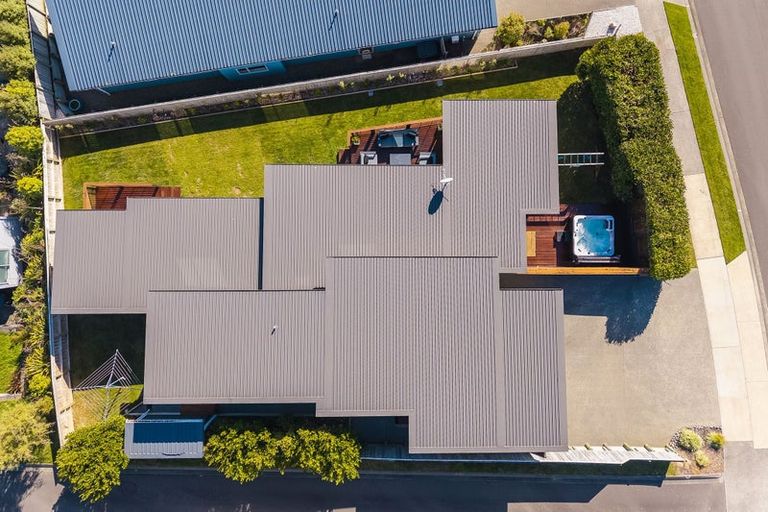 Photo of property in 48 Endeavour Drive, Whitby, Porirua, 5024