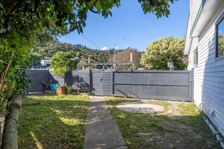 Photo of property in 1/30 Stokes Valley Road, Stokes Valley, Lower Hutt, 5019