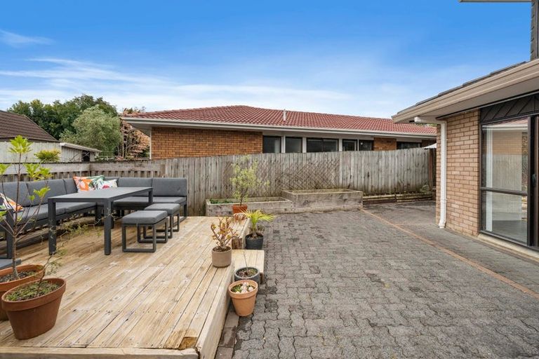 Photo of property in 1 Lexington Drive, Botany Downs, Auckland, 2010