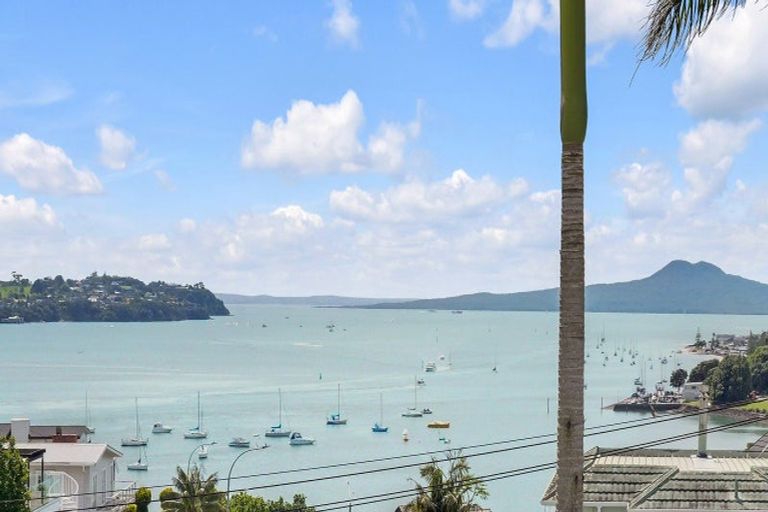 Photo of property in 10 Takutai Avenue, Bucklands Beach, Auckland, 2012