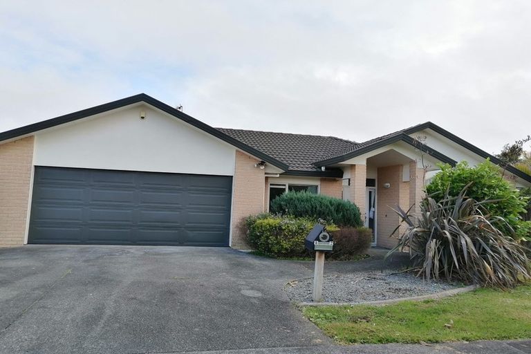 Photo of property in 12 Mellefont Close, East Tamaki Heights, Auckland, 2016