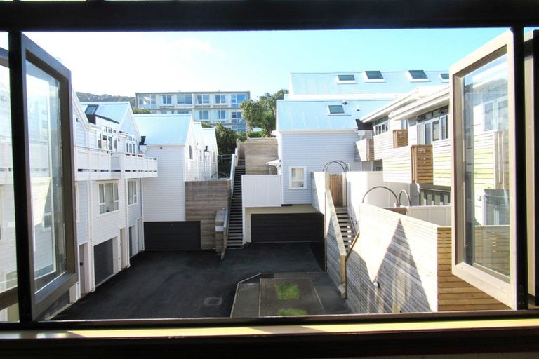 Photo of property in Pirie Street Townhouses, 28/35u Pirie Street, Mount Victoria, Wellington, 6011