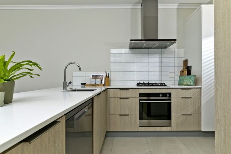 Photo of property in 38b Taikura Avenue, Red Beach, 0932