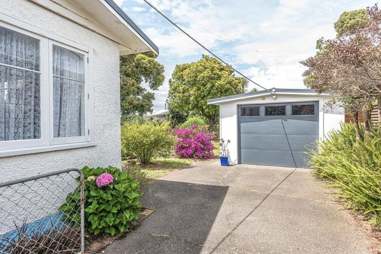 Photo of property in 9 Lee Street, Castlecliff, Whanganui, 4501