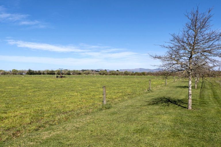 Photo of property in 585 Coutts Island Road, Coutts Island, Christchurch, 7670